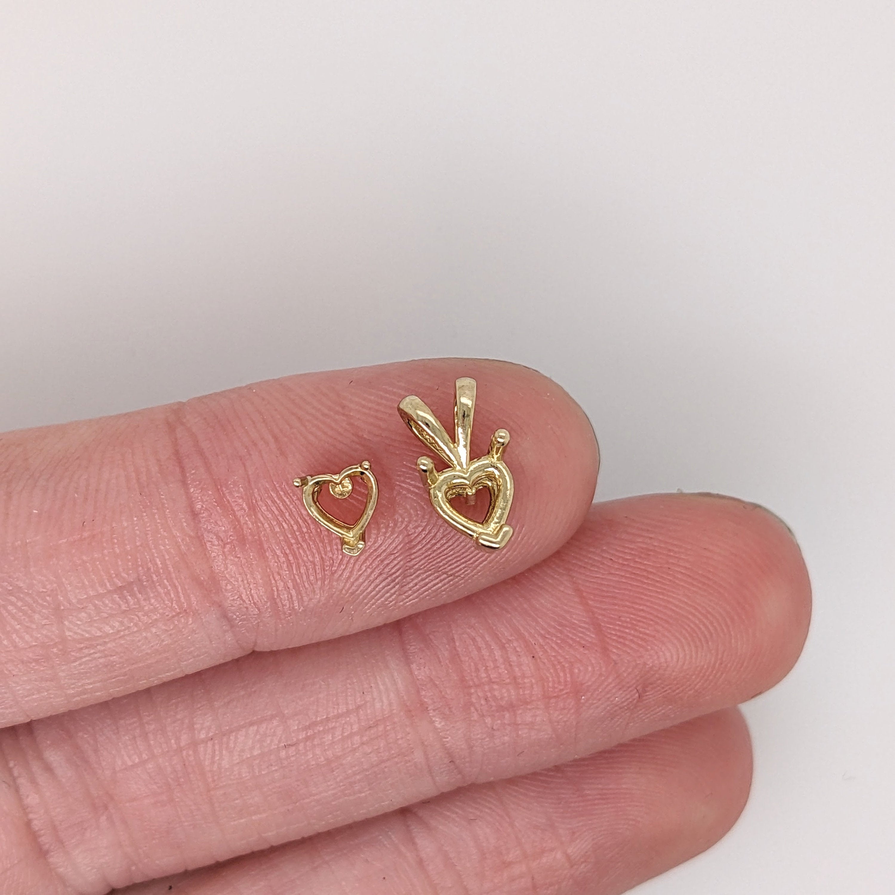 Minimalist Heart Shape Pendant Setting, Finding, Basket, Prongs, Mount in 14K Gold | 5mm | Solitaire Necklace | Daily Wear | Made In America
